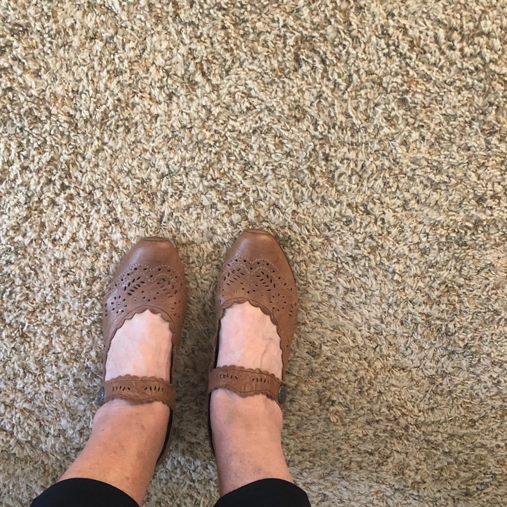 Womens rieker shoes size 42.  Light brown. Great condition